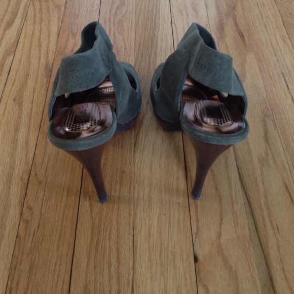 Nordstrom Platform Strappy Sandal in Suede 4 1/2" Heel in Olive Green Size 9M - Picture 3 of 4
